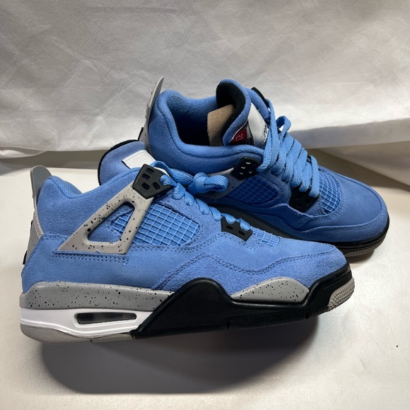 Jordan Shoes - ⚠️SOLD⚠️Air Jordan 4 Retro University Blue UNC Youth Size 4Y Brand New Shoes